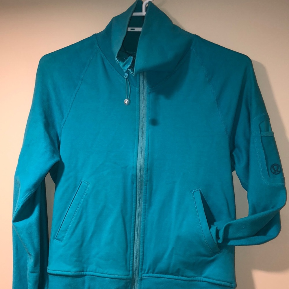 Lululemon sweater - Picture 4 of 6
